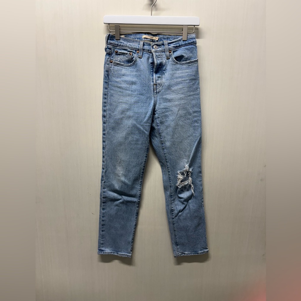 Wedgie Straight Levi’s